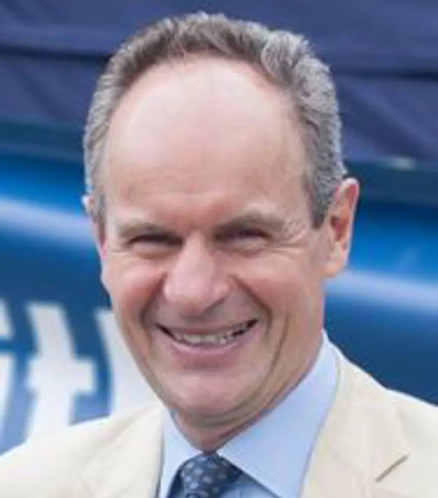 Iain Russell 0 188X215