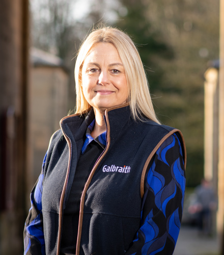 Gill Elliott Headshot 2