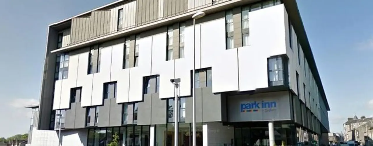 Iq Building 808X455